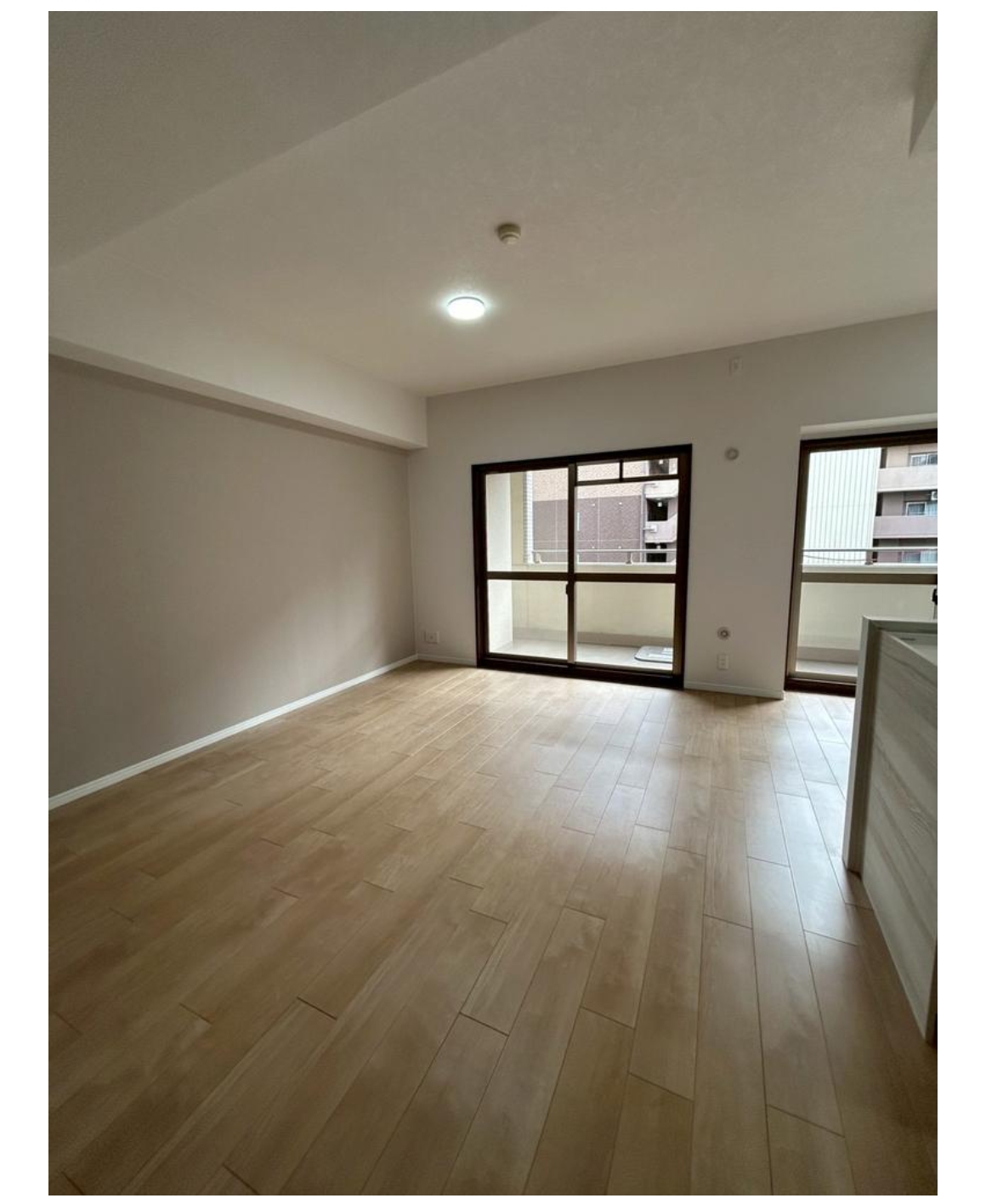 ロイヤルメドゥ東心斎橋　７F　